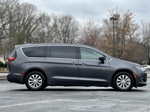 2018 Chrysler Pacifica Touring Plus