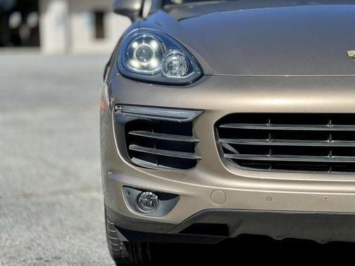 2016 Porsche Cayenne Cayenne
