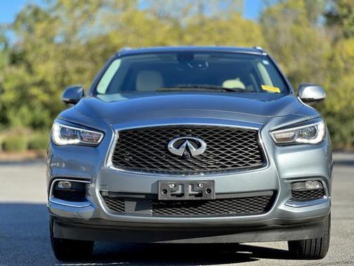 2017 INFINITI QX60 Base