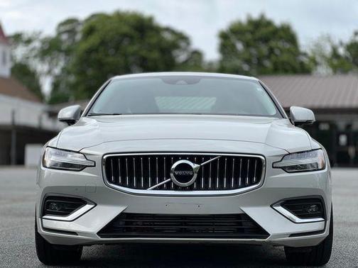 Birch Light Metallic 2021 Volvo S60 T5