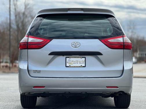 2017 Toyota Sienna SE