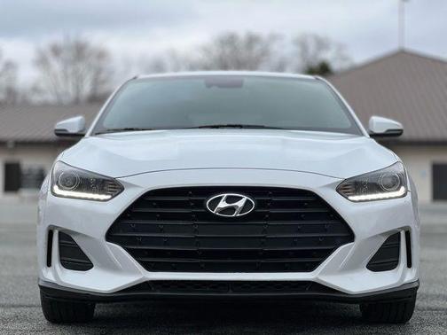 2019 Hyundai Veloster 2