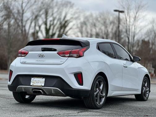 2019 Hyundai Veloster 2