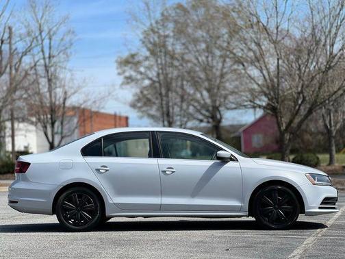 White Silver Metallic 2017 Volkswagen Jetta 1.4T S