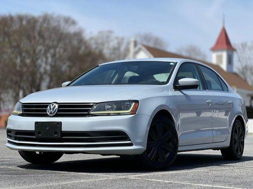 White Silver Metallic 2017 Volkswagen Jetta 1.4T S