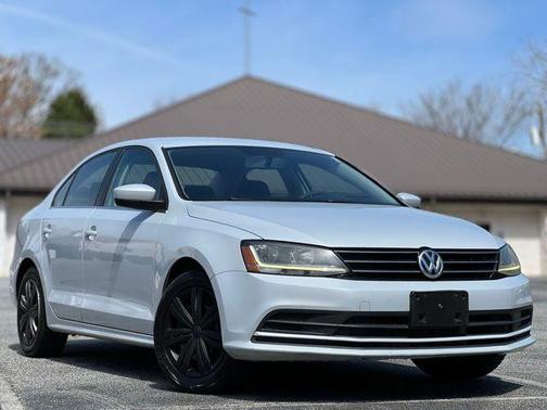 White Silver Metallic 2017 Volkswagen Jetta 1.4T S