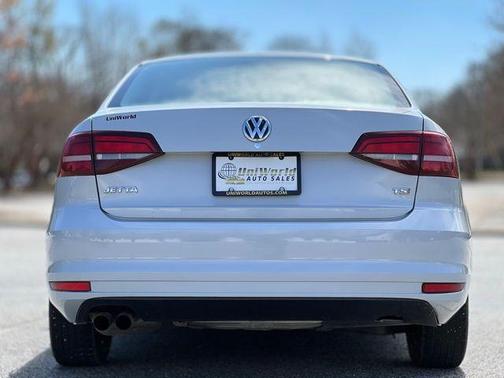 White Silver Metallic 2017 Volkswagen Jetta 1.4T S