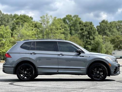 2023 Volkswagen Tiguan 2.0T SE R-Line Black
