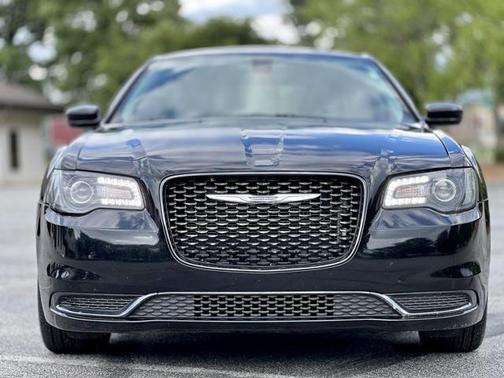 2019 Chrysler 300 Touring