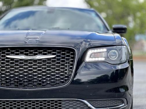 2019 Chrysler 300 Touring