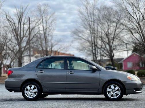 2005 Toyota Corolla LE