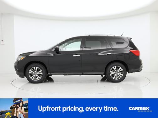 Black 2018 Nissan Pathfinder SV