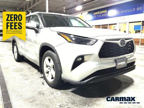 Silver 2022 Toyota Highlander LE