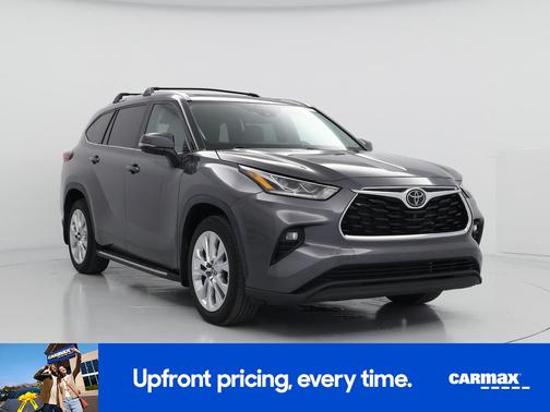 Gray 2022 Toyota Highlander Limited