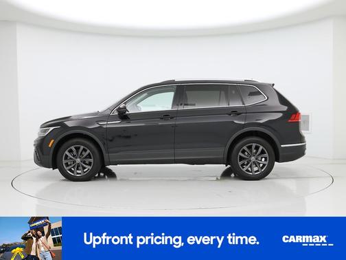 Black 2022 Volkswagen Tiguan SE
