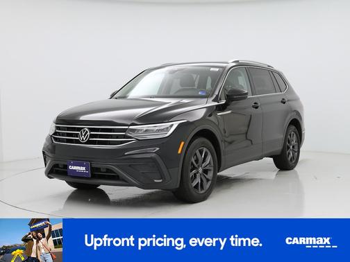 Black 2022 Volkswagen Tiguan SE