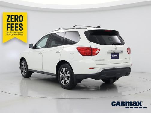 White 2018 Nissan Pathfinder S
