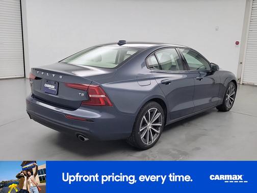 2021 Volvo S60 T5 Momentum