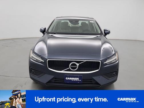 2021 Volvo S60 T5 Momentum