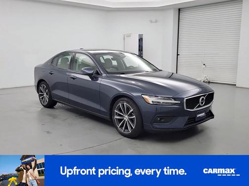 2021 Volvo S60 T5 Momentum