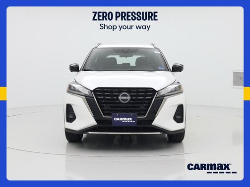 White 2024 Nissan Kicks SR