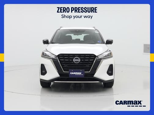 White 2024 Nissan Kicks SR