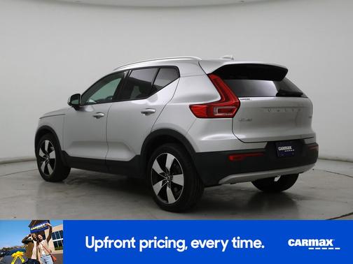 2019 Volvo XC40 T5 Momentum