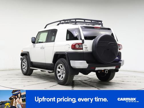 White 2014 Toyota FJ Cruiser