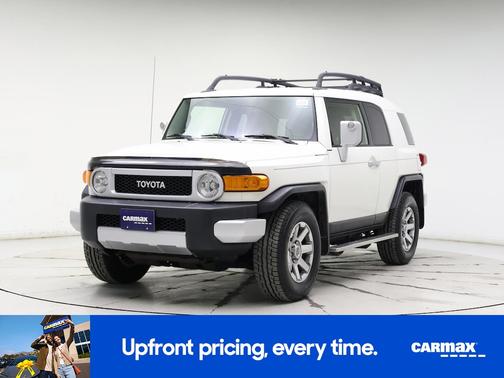 White 2014 Toyota FJ Cruiser