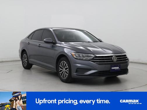 Gray 2019 Volkswagen Jetta SE