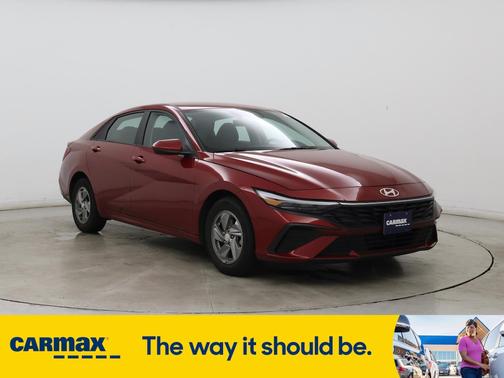 2024 Hyundai ELANTRA SE