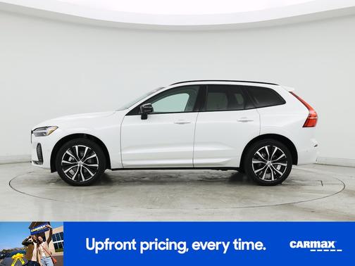 2024 Volvo XC60 B5 Plus Dark Theme