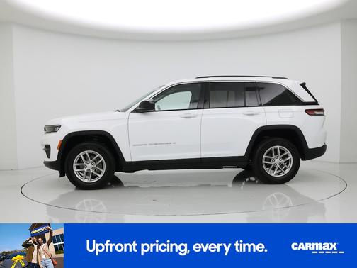 White 2023 Jeep Grand Cherokee Laredo