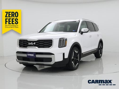 White 2023 Kia Telluride S