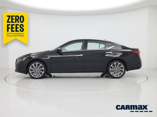Black 2025 Nissan Altima SL