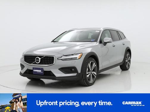 2025 Volvo V60 Cross Country B5 Plus