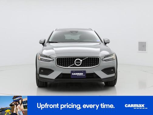 2025 Volvo V60 Cross Country B5 Plus