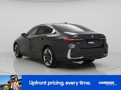 Gray 2024 BMW i5 eDrive40