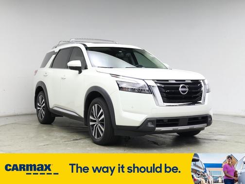 2022 Nissan Pathfinder Platinum