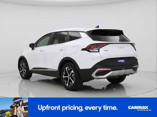White 2024 Kia Sportage EX