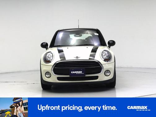 White 2019 MINI Hardtop Oxford Edition