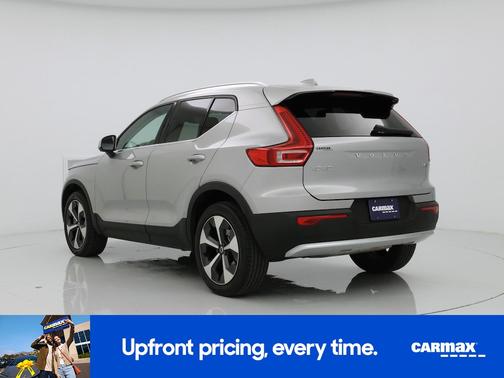 2023 Volvo XC40 B5 Plus Bright Theme