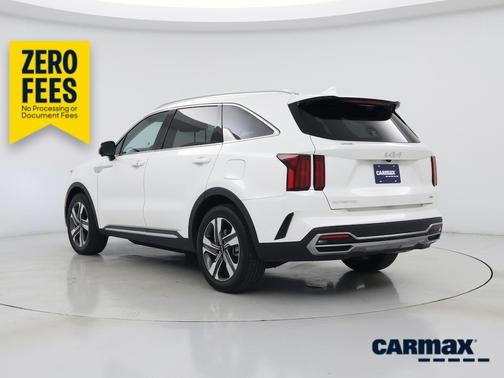 White 2023 Kia Sorento Hybrid SX Prestige