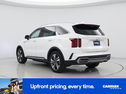 White 2023 Kia Sorento Hybrid SX Prestige