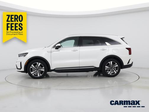 White 2023 Kia Sorento Hybrid SX Prestige