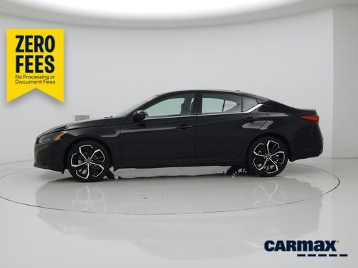 Black 2024 Nissan Altima SR