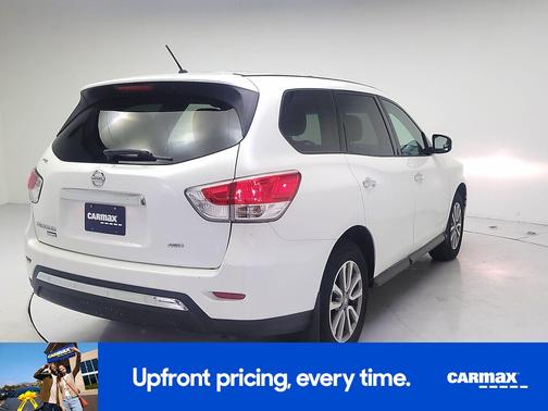White 2015 Nissan Pathfinder S