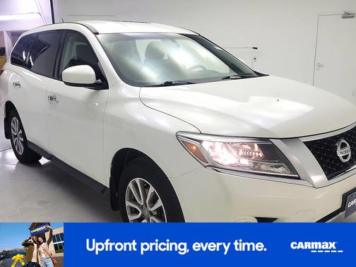 White 2015 Nissan Pathfinder S