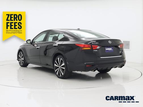 Black 2019 Nissan Altima Platinum