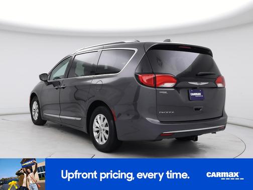 Gray 2019 Chrysler Pacifica Touring L